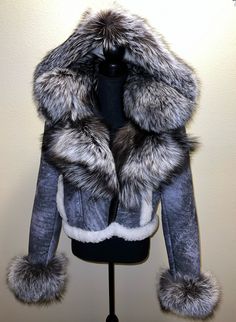 Queen Ii, Unique Clothes, Genderless Fashion, Fur Jackets, Afghan Clothes, Winter Outfit Inspiration, Chic Leather, Stylish Jackets, Silver Fox