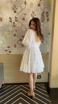 Frocks For College, Posses In One Piece Dress, Poses In One Piece Frock, Cute White Dresses Casual, Short Frocks For Women Pakistani, Poses In One Piece Dress, White Frock Design, White Frocks For Women, Cute Frocks