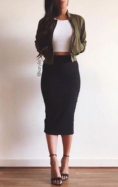 Date night Fall Night Outfit, Skirt Diy, Pencil Skirt Outfits, Pastel Outfit, Date Dresses, Night Out Outfit, Date Outfits, Outfits Casual