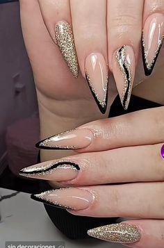 Black And Gold Nails Elegant, Old Hollywood Nails Designs, Black And Gold Winter Nails, Black And Gold Coffin Nail Ideas, Black And Gold Oval Nails, Black And Gold Nails Long, Formal Black Nails, Black And Gold Nails Design Classy, Black And Gold Nails Almond