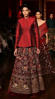 Bridal Dress Fashion, Indian Gowns Dresses, Designer Saree Blouse Patterns, Designer Party Wear Dresses, Stylish Party Dresses, Boutique Dress Designs, Party Wear Indian Dresses, Fancy Blouses