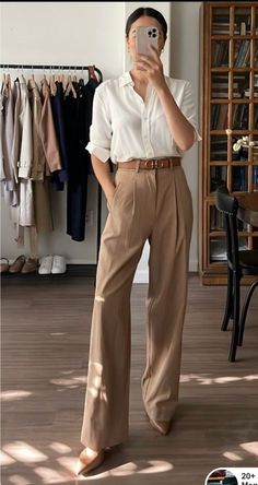 Outfit Formal Mujer, Adrette Outfits, Spring Business Casual, Professional Outfits Women, Chique Outfits, Business Casual Outfits For Women, Mode Casual