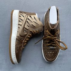 Brand New Never Worn Brown Sneakers Outfit Women's, Brown Sneakers Outfit, Shoes Af1, Organization Shoes, Dressing Shoes, Shoes Dressing, Best Shoes For Women, Shoe Outfits, Nike Shoes Women Fashion