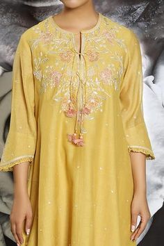 Shop for Niti Bothra Yellow Chanderi Kurta Set for Women Online at Aza Fashions Niti Bothra, Yellow Kurta, Organza Embroidery, Embroidered Neckline, Kurta Set, Set For Women, Aza Fashion, Mustard Yellow, Three Quarter