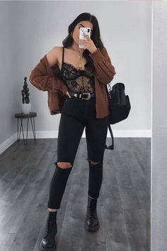 Mode Edgy, Lace Bodysuit Outfit, Look Grunge, Black Lace Bodysuit, Body Suit Outfits, Lingerie Outfits, Looks Chic, Outfit Inspo Fall, Edgy Outfits