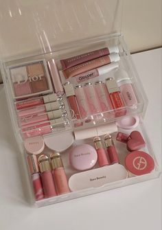 Rosa Make-up, Alat Makeup, Makeup Bag Essentials, 사진 촬영 포즈, Makeup Needs, Dior Makeup, Pretty Skin Care