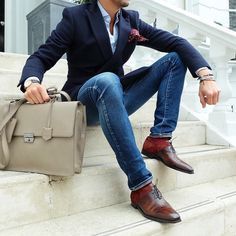 Pictoturo - newsprezzatura: New Sprezzatura Navy Blazer Men, Mens Business Casual, Light Blue Dress Shirt, Blue Shirt Dress, Navy Blazer