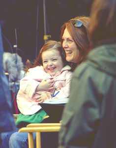 Beautiful, intelligent and talented Julianne Moore and her happy daughter Happy Daughter, Red Inspiration, Sarah Palin, Julianne Moore, Oscar Winners, Captured Moments, Mother Daughter, Make You Smile, Make Me Smile