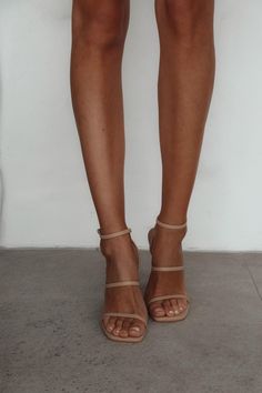 Most definitely a prerequisite in every closet, a good pair of strappy block heels can transform any outfit. These versatile heels are comfy, timeless and still oh so cute. Graduation Heels, Block High Heels, Heels Block, Trending Womens Shoes, Nude High Heels, Clothing Aesthetic, Strappy Block Heels, Short Heels