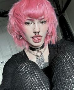 Grunge Septum Piercing, Goth With Piercings, Goth Short Hairstyles, Triangle Bangs Goth, Double Vertical Labret, Split Tongue Aesthetic, Hair Dye Hacks, Short Goth Hair, Alternative Tattoos Grunge