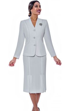 Stacy Adams Church Suit By BenMarc Fully Lined 2-pieces skirt Set Featuring four pleats in the front of the skirt Rhinestones removable pin on the lapel Jacket is 25 inches and the skirt is 28 inches Perfect usher suit or business suit Ben Marc International Prince William Wife, Usher Suits, Tuxedo Accessories, Godet Skirt, Women Church Suits, Church Suits, Designer Suit, Collarless Jacket, 2 Piece Skirt Set