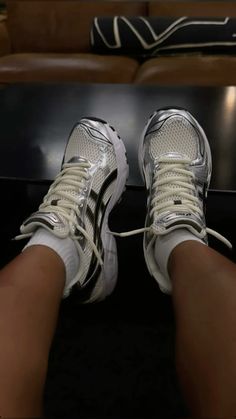 #asics sneakers 👟 Sneaker Inspo 2024, Streetwear Shoes Sneakers, School Shoes 2024, Acisis Shoes Outfit Black Women, Aces Shoes, Acisis Shoes Outfit, Black Asics Outfit, Back To School Shoes 2024, Asics Gel Outfit