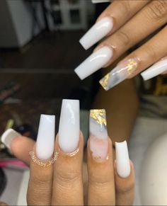 Graduation Nails Medium, Pretty White Acrylic Nails, College Graduation Nails Acrylic, Cute White Acrylic Nails, White Acrylic Nails With Design, Fancy Acrylic Nails, Acrylic Nail Designs Classy, Halloween Acrylic Nails, Hello Nails