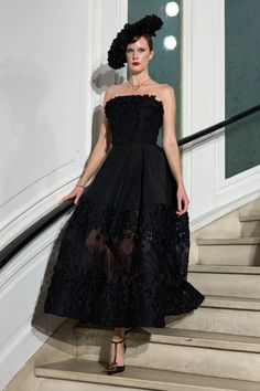 Spring 2023 Ready To Wear, Tea Length Dress, 2023 Ready To Wear, Spring Summer 2023, Christian Siriano, Tea Length Dresses, Spring 2023, Runway Collection, Fashion Show Collection