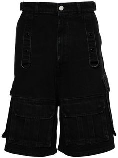 black cotton washed denim D-ring straps to the front and rear high-rise belt loops concealed fly and button fastening two diagonal pockets to the sides multiple cargo pockets two rear flap pockets wide leg knee-length When buying this unisex item, keep in mind that it is graded in standard men's sizing. Cargo Shorts Black, Denim Cargo Shorts, Black Cargo Shorts, Bermuda Cargo, Denim Cargo, Cargo Shorts Men, Black Cargo, Short Jeans, Shorts Jeans