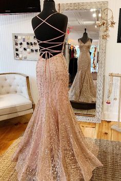 Meerjungfrau V-Ausschnitt Roségold-Abschlussballkleid mit Criss Cross Rücken
Meerjungfrau V-Ausschnitt Roségold-Abschlussballkleid mit Criss Cross Rücken Dark Green Prom Dress, Rose Gold Prom Dress, Sparkle Prom Dress, Formal Prom Dresses Long, Sparkly Prom Dress, Gold Prom Dresses, Mermaid Evening Gown, Prom Dresses With Pockets, Spaghetti Strap Prom Dress