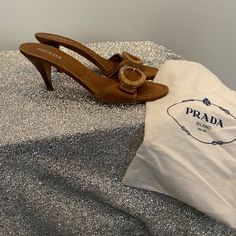 Tan Leather, Lightly Worn, Vintage Prada Open Toes Kitten Heeled Mules. Vintage Prada Kitten Heels, Kitten Heels Mules, Designer Brown Slip-on Heels, Prada Kitten Heels, Prada Mules, Vintage Kitten Heels, Prada Heels, Vintage Prada, Shoes Vintage