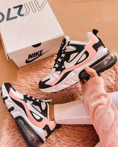 Sepatu Platform, Wallpaper Nike, Womens Nike Air Max 270, Bleached Coral, Sneaker Trend, Sneaker Nike, Brand Sneakers, Sneaker Outfits