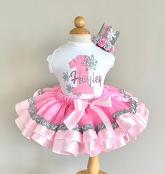 Outfit of 3 pieces ( bodysuit, khevdband, tutu ) . You can ask for a different color. Cute Fitted Party Sets, Cute Party Sets, White Winter Party Set, Cute Unicorn Print Tutu Dress For Dress-up, Pink And Silver, Girls Clothing Sets, Clothing Sets, Clothes Organization, Girls Clothing