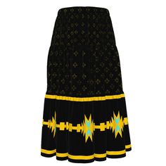 This skirt is constructed with a delicate chiffon material and features a pleated design. The elastic band measures 3cm and guarantees a secure and pleasant fit. Produced in China, this skirt is designed in Canada and is easily machine washable. For optimal results, tumble dry on low and avoid bleaching, ironing, or dry cleaning. This 100% polyester skirt is both durable and stylish. Tiered Mini Skirt With Pleated Hem, Flowy Tiered Mini Skirt With Pleated Hem, Chiffon Pleated Skirt, Womens Activewear Tops, Pleated Chiffon Skirt, Polyester Skirt, Pleated Chiffon, Chiffon Material, Oversized Style