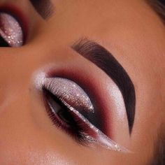 Christmas Eye Makeup, Christmas Makeup Look, Smink Inspiration, Crazy Eyes, Dope Makeup, Eye Makeup Designs, Colorful Eye Makeup, Winter Makeup, Makeup Eye Looks