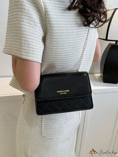 BirdinBag - Letter Print Mini Square Bag: Sleek and Functional Flip Cover Design Elegant Pattern, Chain Crossbody Bag, Black Chain, Bag Bag, Square Bag, Style Elegant, Letter Print, Letter Prints, Cover Design