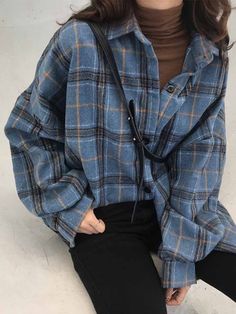 Loose Cardigan, Cardigan Sweater Coat, Cardigan Shirt, Mode Inspiration, Looks Vintage, Look Cool, Look Fashion, Plaid Shirt