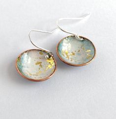 White round enamel bowl earrings with 24ct gold leaf on sterling silver hook wires. NOTE: Due to the way in which the enamel is applied there will be colour variation and no one piece will be exactly the same, and may vary from the image shown. This makes each piece unique to you. I am more than happy to email you a photo of your item before I post if if this is a concern. Torch Fired Enamel Jewelry, Enameling Jewelry, Verde Jade, Flower Resin Jewelry, Bowl Pendant, Enamel Bowl, Turquoise Drop Earrings, Enamel Necklaces, Nature Inspired Jewelry