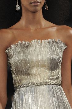 Golden Girl, Star Girl, Bella Hadid, Mode Inspiration, Fancy Dresses, Fashion Details, Fashion Week Spring, Dream Dress, Couture Fashion