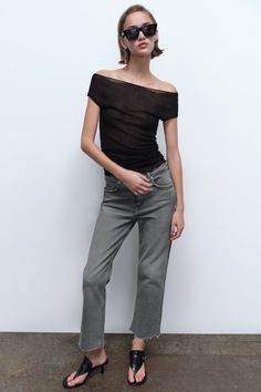 FLARED CROPPED HIGH WAIST TRF JEANS Chic Flared Cropped Jeans, Chic Flare Cropped Jeans With Five Pockets, Chic Cropped Flare Jeans, Zara Flare Jeans For Fall, Trendy Zara Flare Jeans For Fall, Chic Zara Jeans With Frayed Hem, Cropped Flares, Zara Jeans, Pocket Jeans