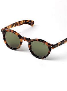 Tortoiseshell Sunglasses With Tinted Lenses And Round Frame, Tortoiseshell Sunglasses With Tinted Round Frame, Tortoiseshell Round Frame Sunglasses With Tinted Lenses, Tortoiseshell Sunglasses With Tinted Round Lenses, Tortoiseshell Sunglasses With Gradient Round Frame, Italian Men Style, Ben Silver, Old Man Fashion, Sunglasses Aesthetic