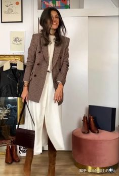 Plaid Blazer Fall Outfit, Women’s Work Outfits Summer 2023, Autum Styles Outfits 2023, September Street Style, Tall Boots With Dress Winter, Blazer And Maxi Skirt Outfit, Brown Blazer Street Style, Office Autum Outfits, Parisian Chic Fall Outfits