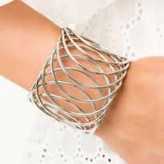 Dizzying Diva Fashion Fix Silver Cuff Bracelet Nwt Modern Jewelry For Spring Party, Modern Spring Party Jewelry, Elegant Metal Bangle For Spring, Trendy Spring Bracelets For Party, Spring Party Bracelet Jewelry, Chic Metal Cuff Bracelet For Spring, Modern Cuff Bracelet For Formal Spring Occasions, Spring Silver Bracelet Jewelry, Chic Spring Bangle Jewelry