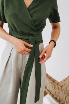 Elle Top Wrap Linen Top Summer Wrap Linen Top Women Wrap Top Green Linen Top Short Sleeve Linen Top Wedding Linen Blouse - Etsy Mexico Inverted Triangle Fashion, Minimal Stil, Linen Top Women, Causual Outfits, Top Summer, Mode Inspo, Blouse Outfit