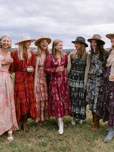 western party ideas Colorado Cocktail Attire, Mountain Chic Attire, Yellowstone Theme Party Outfit, Cowboy Chic Wedding Guest Attire, Western Wedding Guest Attire, Casual Western Wedding, Mountain Formal Wedding Guest, Mountain Wedding Outfit, Mountain Chic Wedding Guest Attire