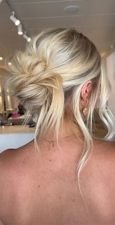 Sultry Hair, Trendy Long Hairstyles, Prom Hair Updo, Wedding Hair Up