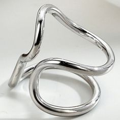 This elegant 925 Silver Handmade Geometric Line Band Ring is expertly crafted with detailed care and precision. The ring is a modern take on a classic timeless design, perfect for everyday wear. The silver band is stylishly accented with geometric lines, making it an eye-catching piece of jewelry. Product Details Material: 925 Silver Color: 18K Gold/White Gold Plated Size: US Opening size 6.25 (adjustable size 5.5-7.5) Weight: about 5.7-5.9g SKU: AR23101212-G/AR23101212-W Product Keywords: Disto Modern Open Band Midi Rings With Polished Finish, Modern Silver Midi Rings, Modern Silver Metal Midi Rings, Modern Polished Finish Open Band Midi Rings, Modern White Gold Stackable Metal Rings, Modern Metal Midi Rings For Formal Occasions, Elegant White Gold Midi Rings, Modern Silver Stackable Metal Rings, Modern White Gold Open Midi Rings