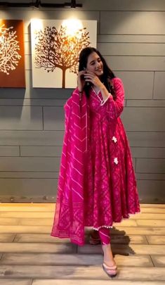 Dress Design Patterns Indian, Bandej Dress Indian, Lehriya Kurti Designs Latest, Traditional Dress For Women, Jeans Casual Outfit, Pink Anarkali, Bandhani Dress, Stylish Kurtis Design, Trendy Outfits Indian