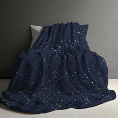 an image of a blanket with stars on it