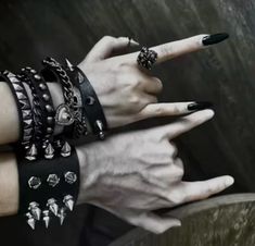 #goth #gothcore #grunge #grungestyle #grungecore #dark #darkaesthetics #darkcore #cutecore🎀🦴🍮🐾 Dark Metal Aesthetic, Grindcore Aesthetic, Gothic Pfp Aesthetic, Goth Subcultures, Goth Gift Ideas, Metalhead Aesthetic, Punk Grunge Aesthetic, Goth Love, Rock Makeup