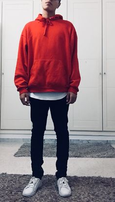 Red Hoodie Outfit Men, Bats Aesthetics, Red Hoodie Outfit, Red Hoodie Men, Street Style Sporty, Hypebeast Outfits, Hypebeast Outfit