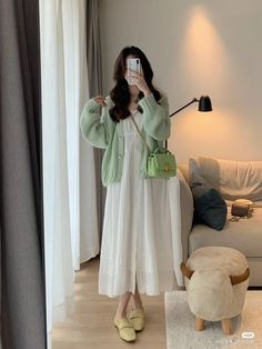 Soft Japanese Fashion, Female Gaze Outfits For Women, Modest Japanese Outfits, Welcome To Samdalri Outfit, Pretty Modest Outfits, Soft Fashion Aesthetic, Japanese Spring Outfits, Cute Japanese Outfits, Simple Elegant Outfits