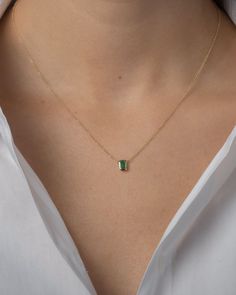 Gold Minimalist Jewelry, Inexpensive Jewelry, Pretty Jewelry Necklaces, Classy Jewelry, Minimal Jewelry, Emerald Necklace, Fancy Jewelry, Cheap Jewelry