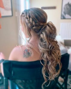 Braid Ponytail Wedding Hair, Bridesmaid Hair Updo Braid Ponytail, Cute Prom Ponytail Hairstyles, Boho High Ponytail Wedding, Updos For Long Hair Wedding Bridesmaid, Western Hair Styles For Wedding, Bridal Hair Ponytail With Braid, Bridal Pony With Braid, Homecoming Hairstyles Updos Ponytails