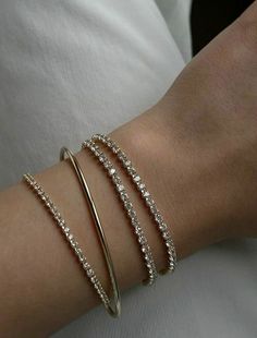 Tennis Bracelet Gold, Diamond Bracelet Design, Wrist Jewelry, Jewelry Accessories Ideas, Gold Bracelet For Women, Gold Bracelets, Jewelry Fashion Trends, Stacked Jewelry