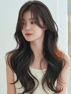 Korean Long Hair With Curtain Bangs, Long Hair Bangs Korean, Haircut For Long Hair Korean Style, Korean Hairstyle Long Bangs, Korean Curtain Bangs Square Face, Thick Korean Bangs, Long Asian Hair With Bangs, Korean Hairstyle Wavy Hair, Airy Bangs Korean Long Hair