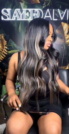 Oreo Wig, Middle Part Sew In With Highlights, See In With Highlights, Faux Highlights Black Hair, Colored Sew In, Baddie Going Out Outfits, Home Haircuts, Dope Hairstyles