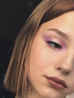 Tear Duct Makeup, Pop Of Color Eye Makeup, Simple Colorful Makeup, Cute Eye Makeup, Indie Makeup, Pinterest Makeup