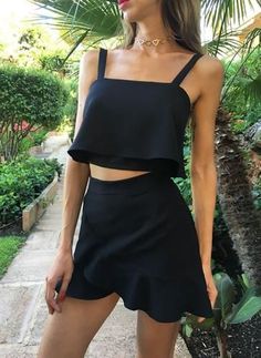 ¡Existe! y se hace en Córdoba: ropa de fiesta que también se usa de día Cute Homecoming Dresses, Black Homecoming Dress, Black Two Piece, Make Your Own Dress, Homecoming Dresses Black, Cute Dress, Outfits Casuales, Piece Dress