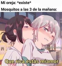 two people kissing each other in front of a building with the caption mi oreja existe mosquitos las 3 de la mama